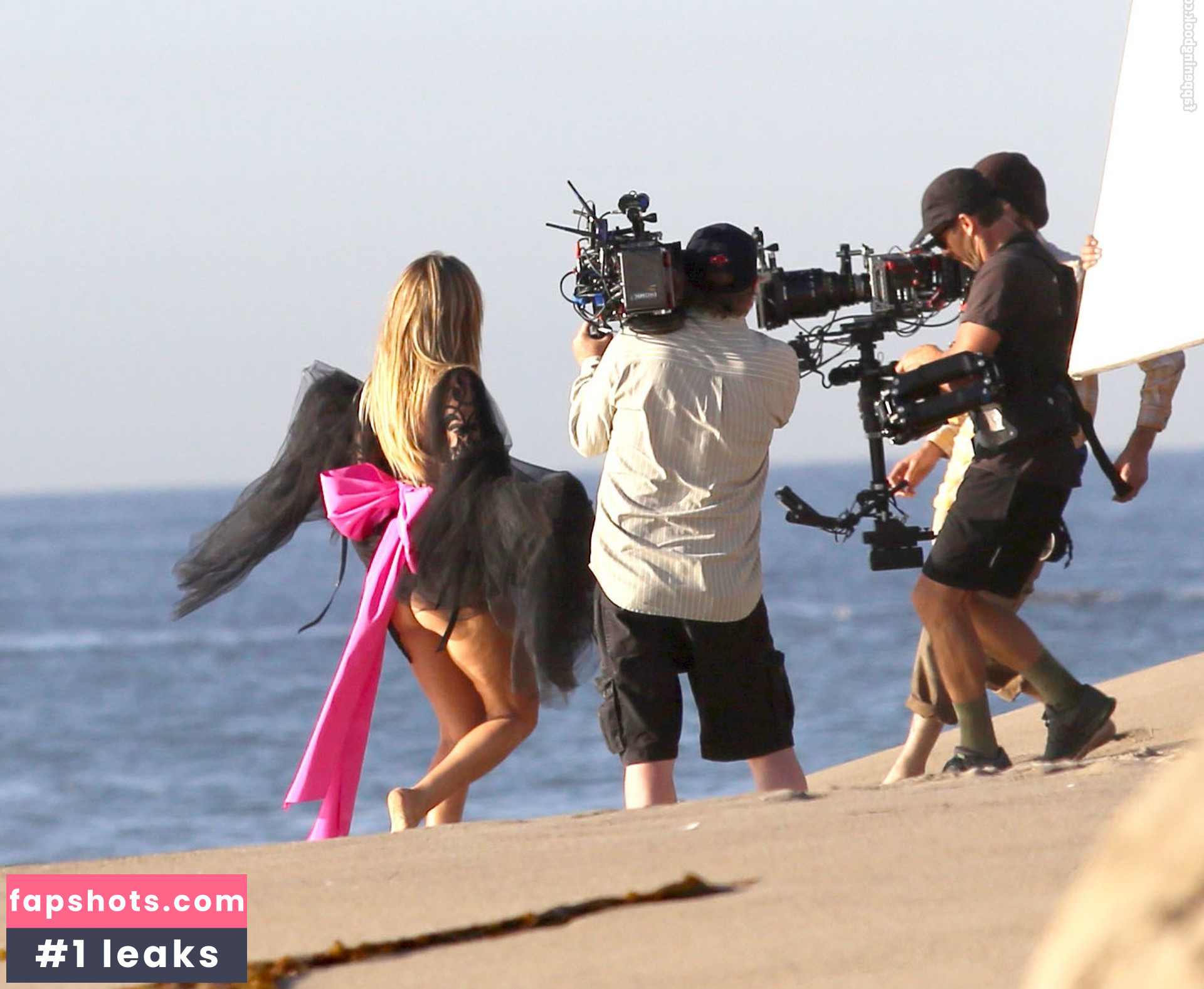 Heidi Klum Nude Leaks OnlyFans Photos #4752 - LeakJerk