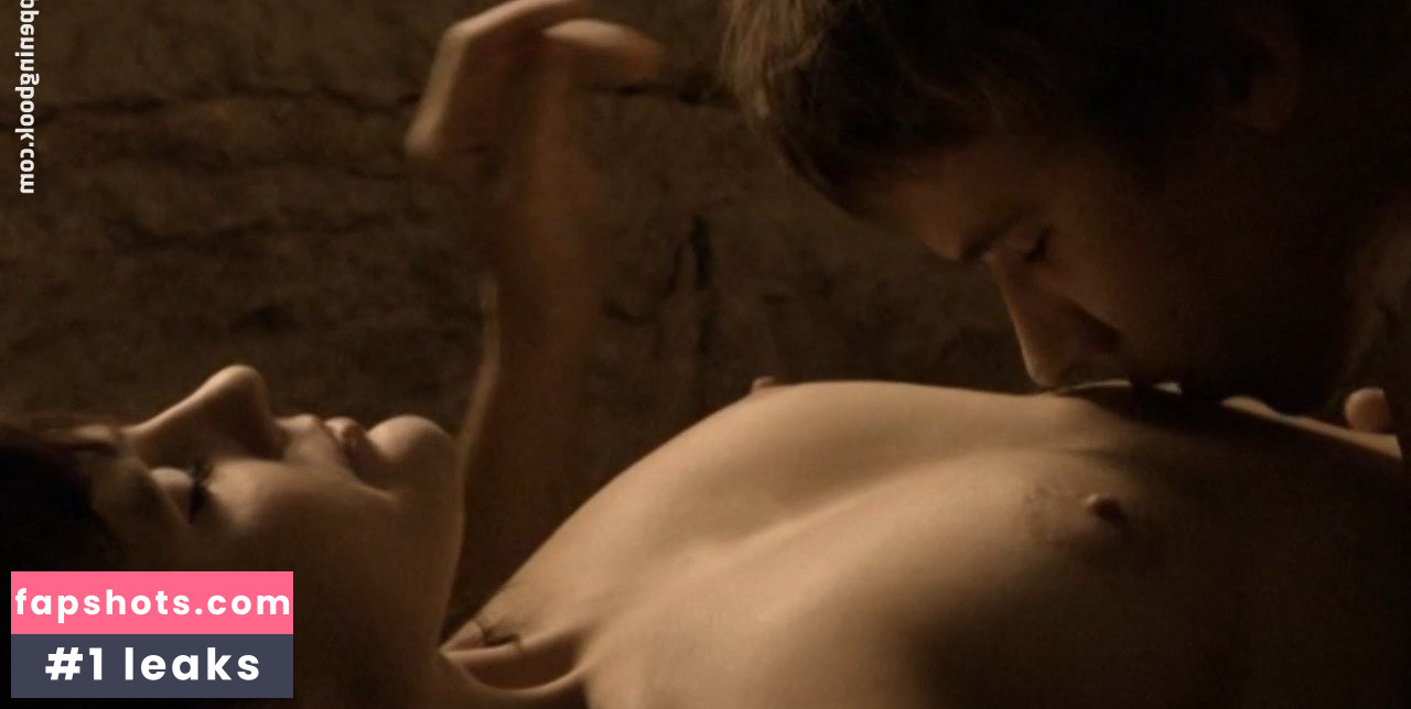 Hele Kore gallery photo #3