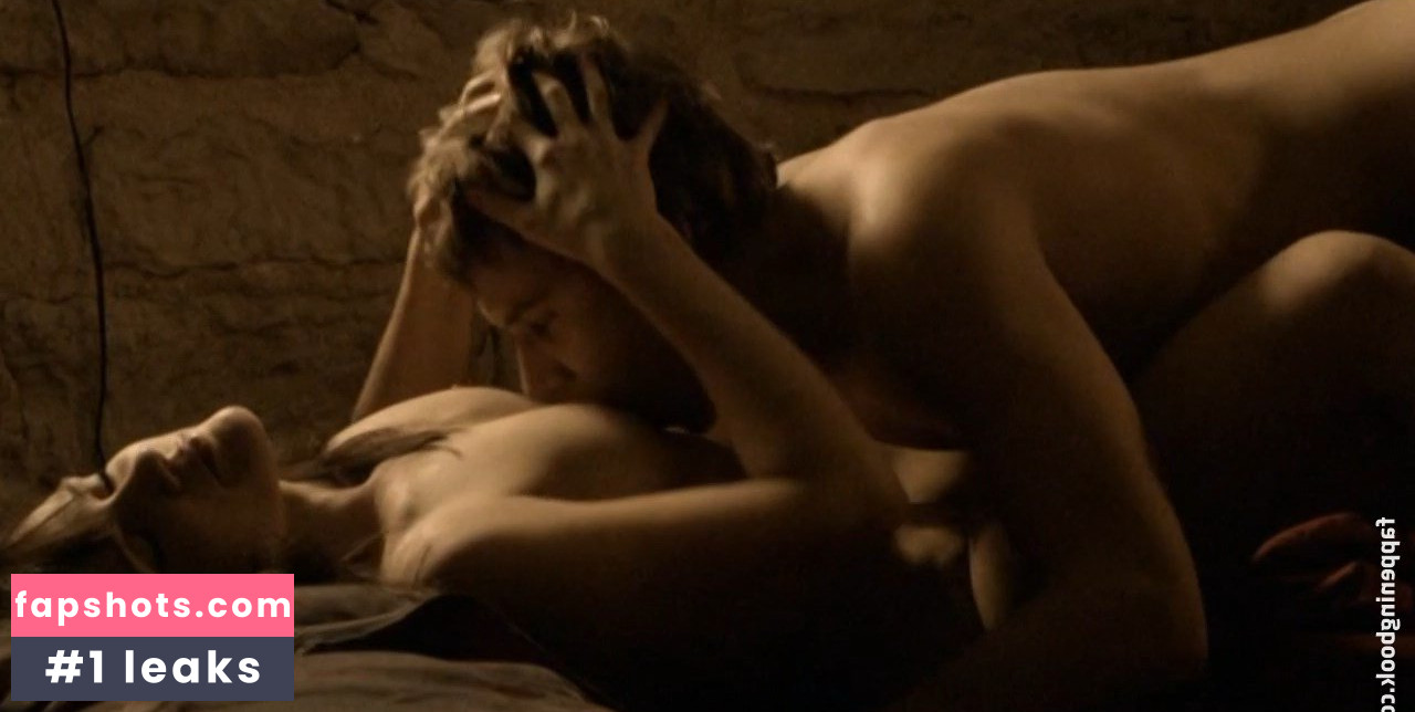 Hele Kore gallery photo #4