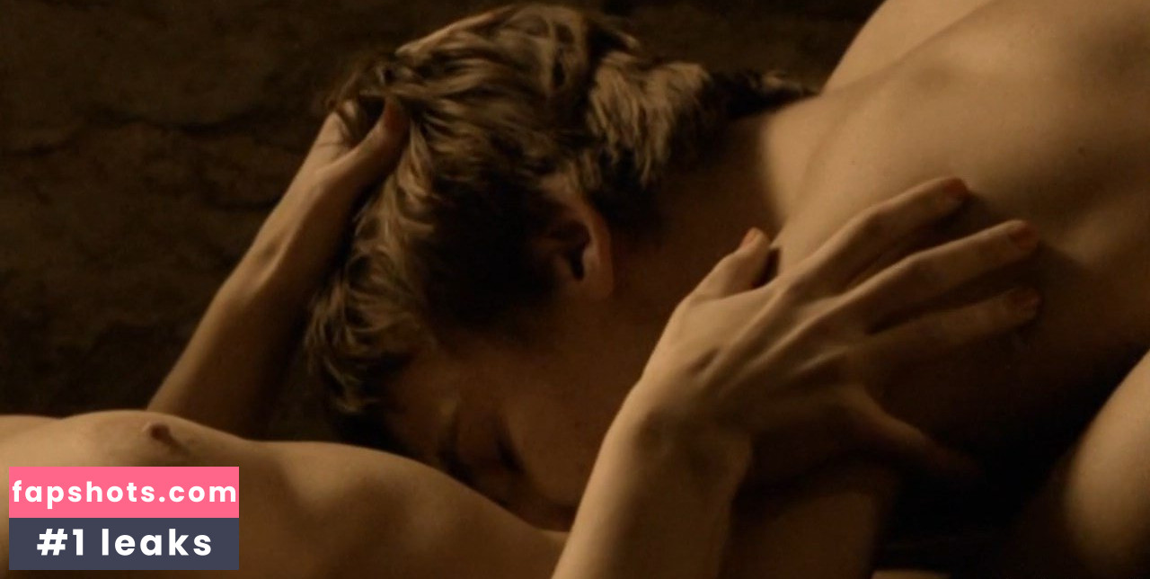 Hele Kore gallery photo #7