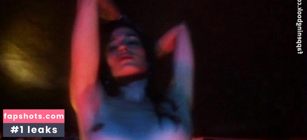 Helen Cris nude babe gallery