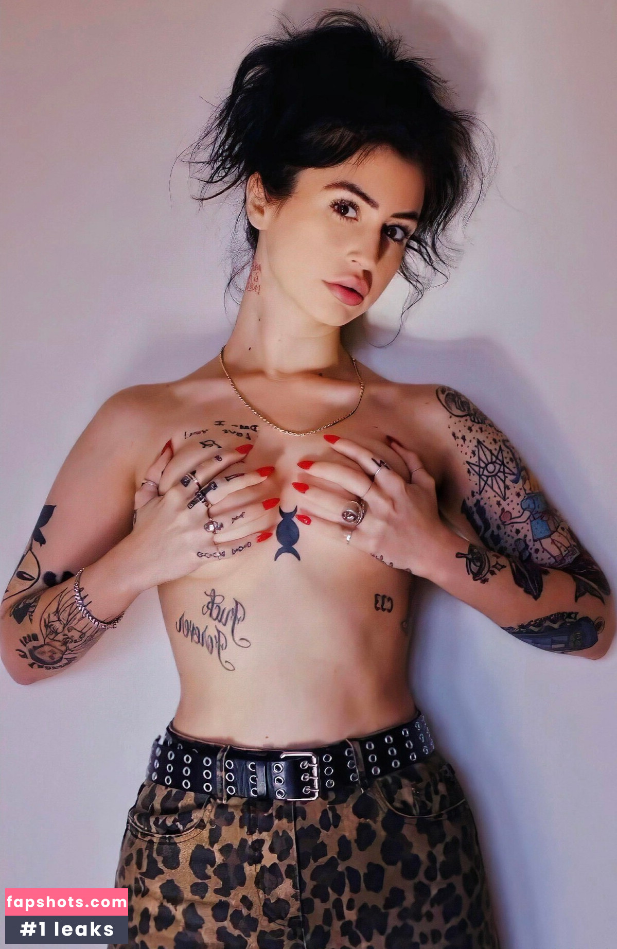 Helen gallery photo #14