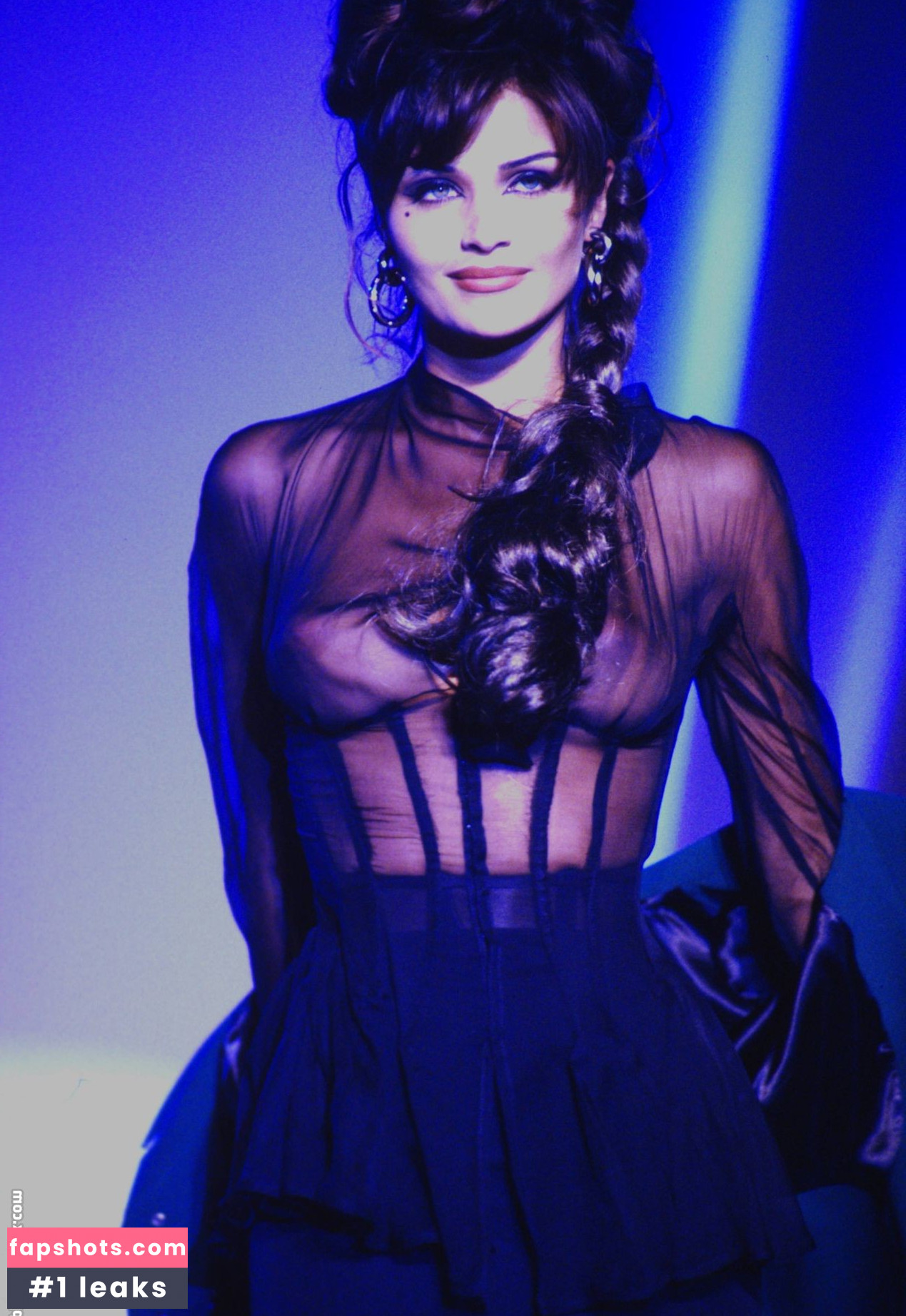 Helena Christensen gallery photo #122