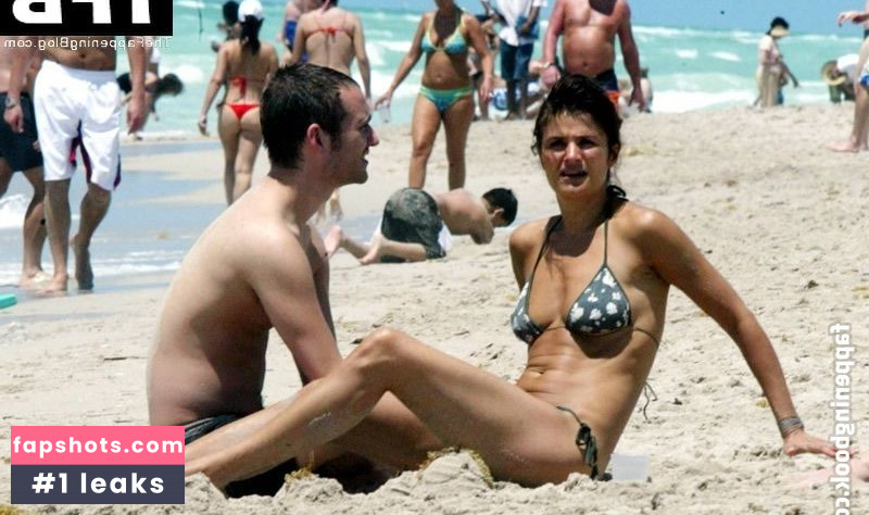 Helena Christensen gallery photo #61