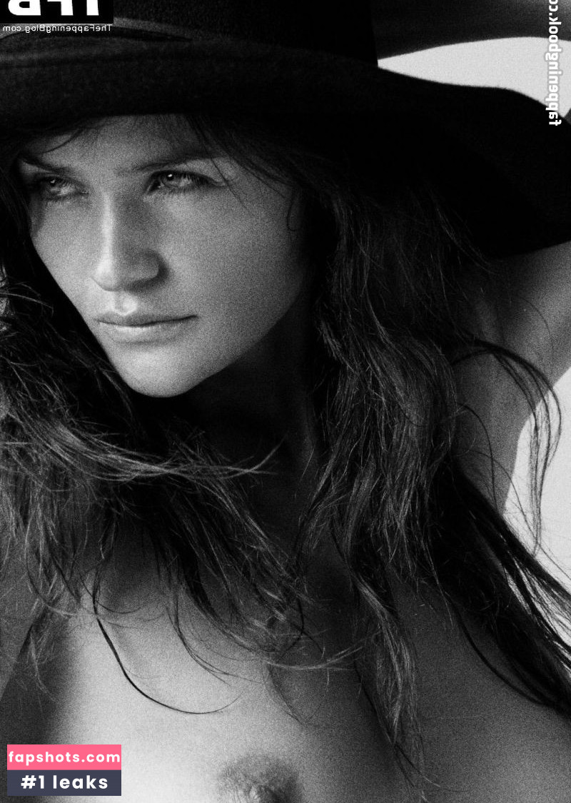 Helena Christensen gallery photo #93