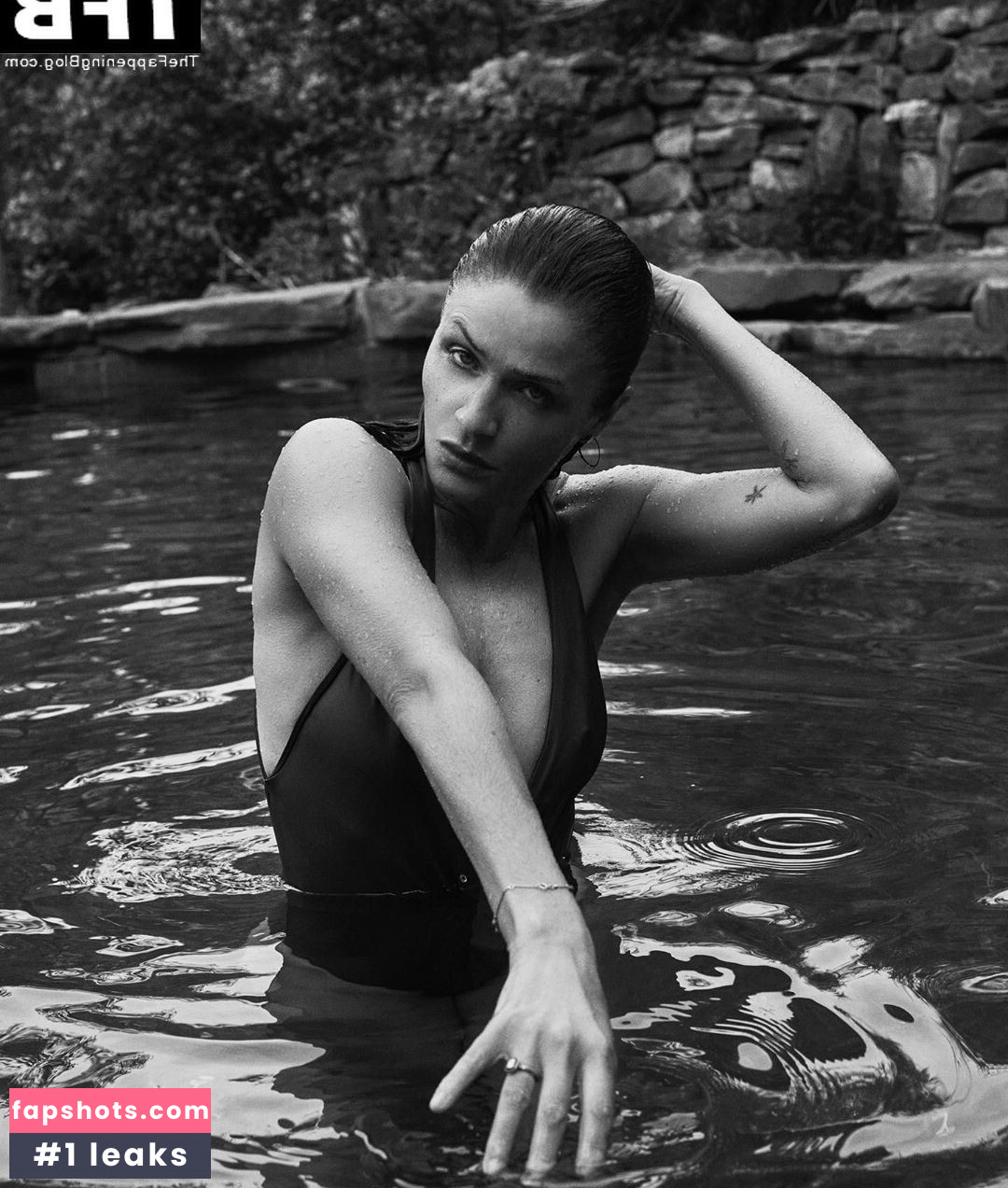 Helena Christensen gallery photo #94