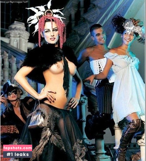 Helena Coelho gallery photo #13