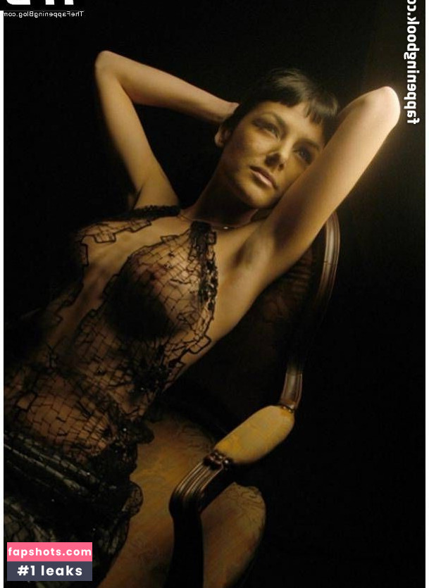 Helena Coelho gallery photo #17