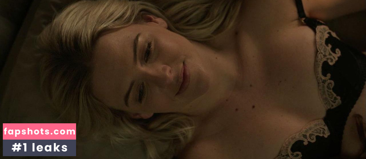 Heléne Yorke gallery photo #15