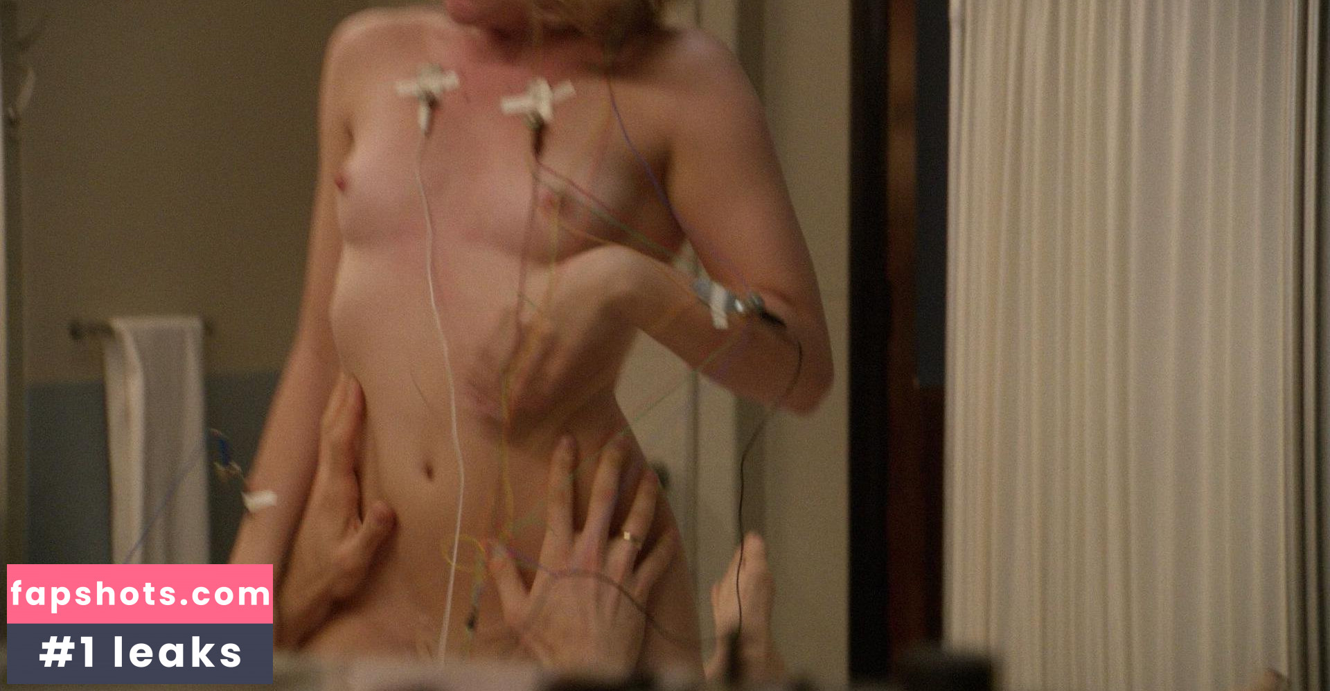 Heléne Yorke gallery photo #18