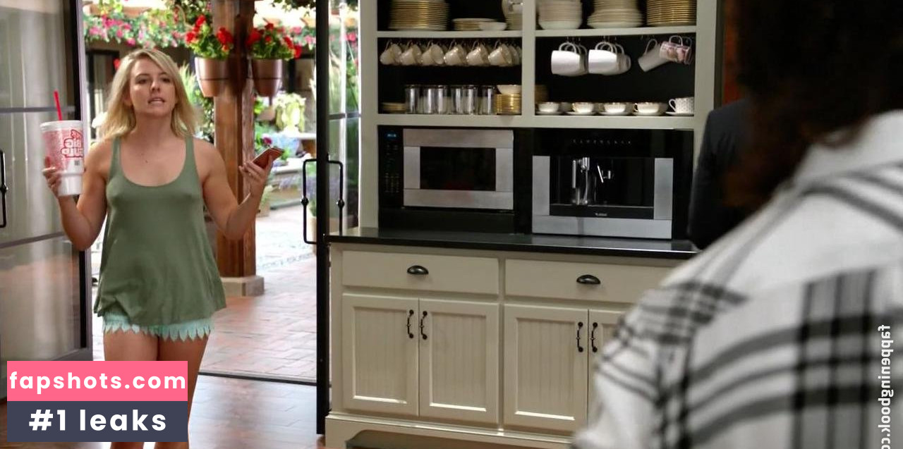 Heléne Yorke gallery photo #37