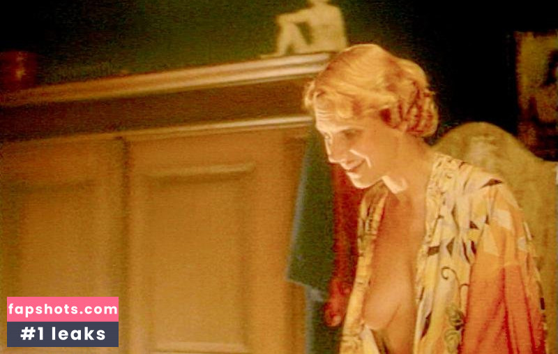 Helga Bender gallery photo #3