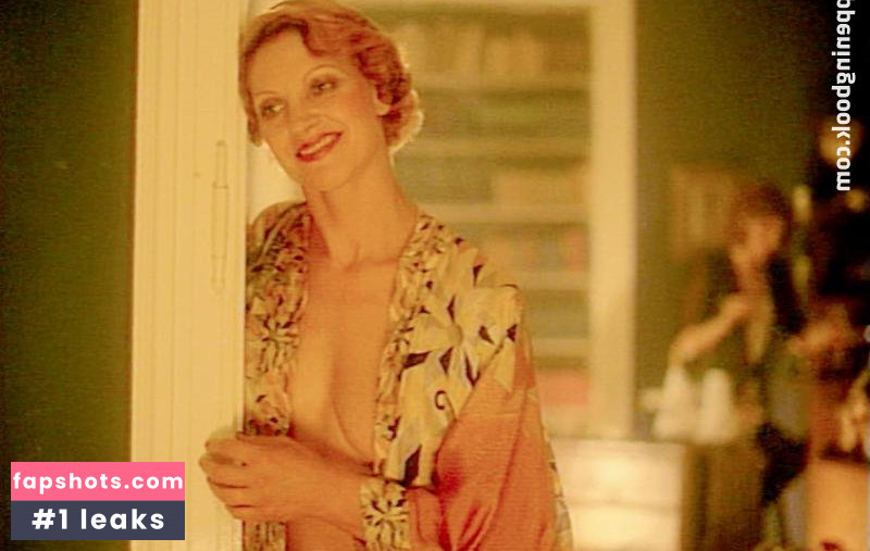 Helga Bender gallery photo #5