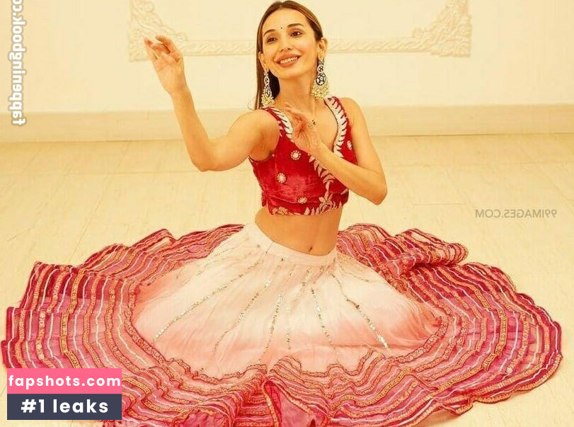 Heli Daruwala gallery photo #2