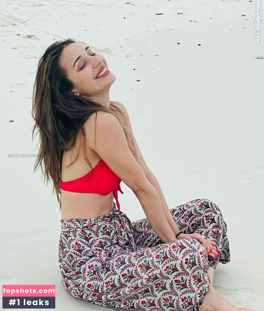 Heli Daruwala gallery photo #15