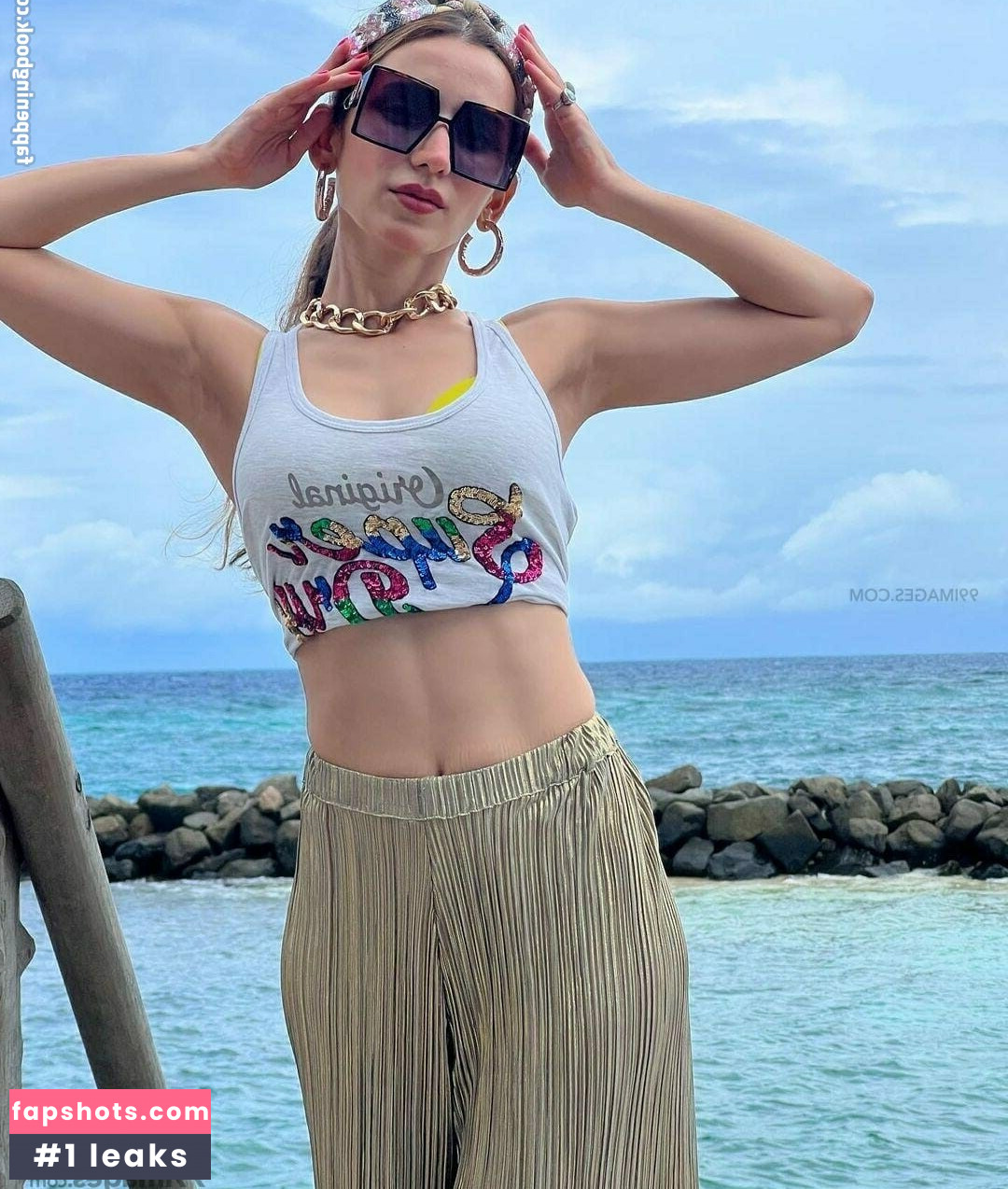 Heli Daruwala gallery photo #18