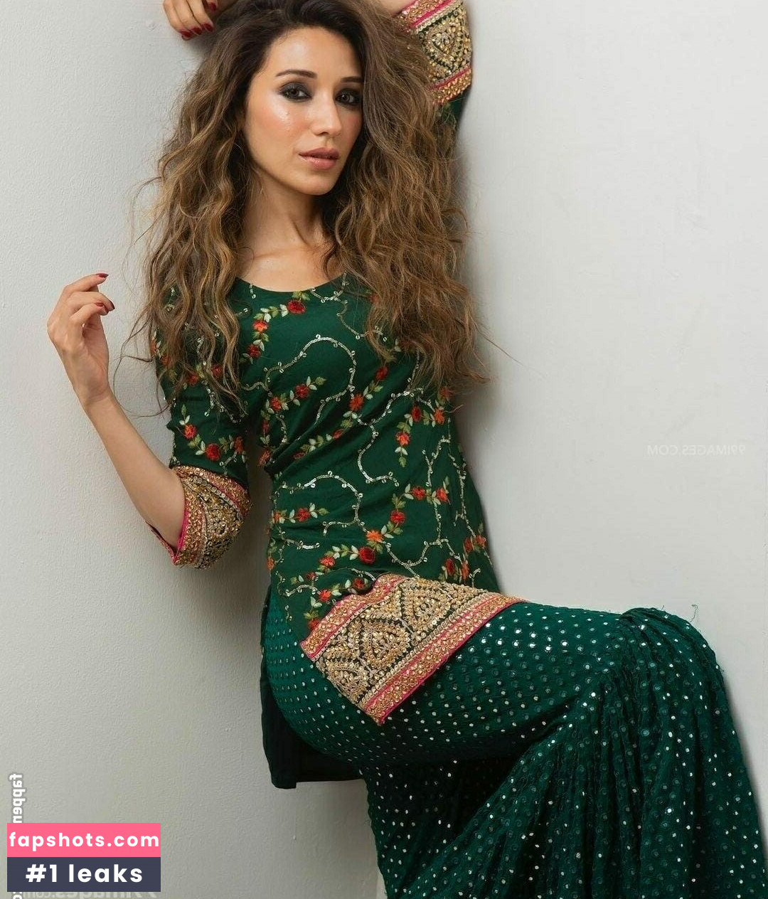 Heli Daruwala gallery photo #21