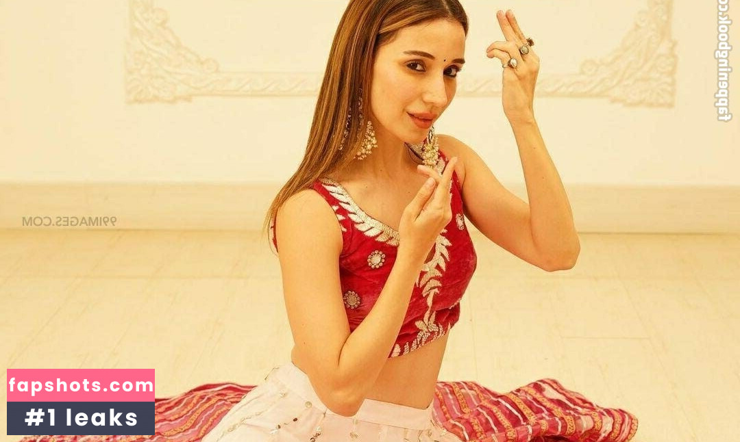 Heli Daruwala gallery photo #23