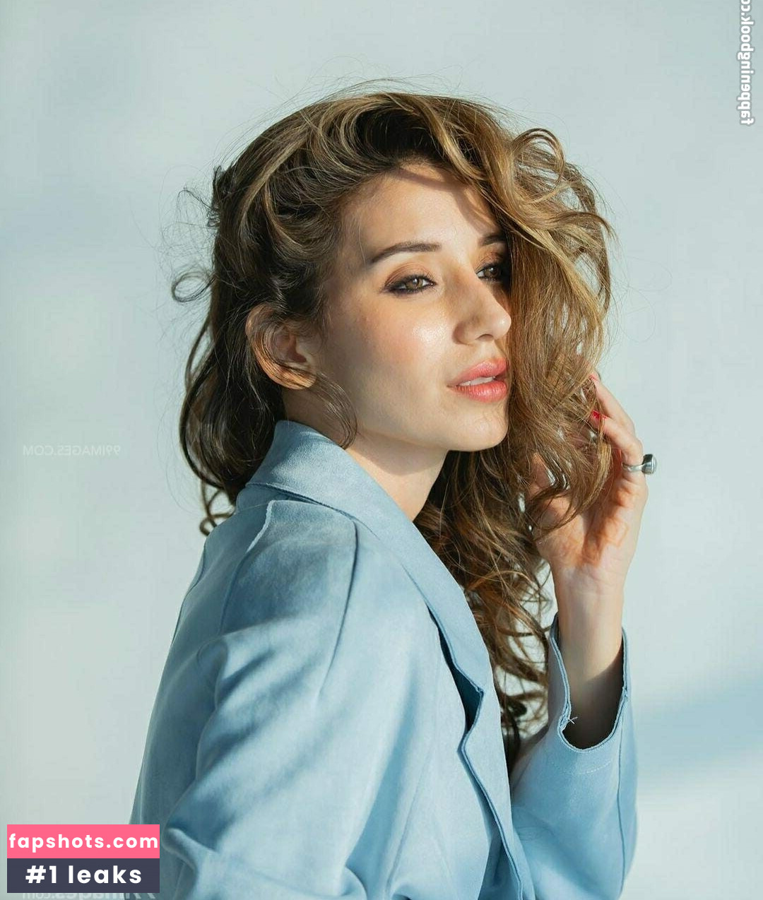 Heli Daruwala gallery photo #26