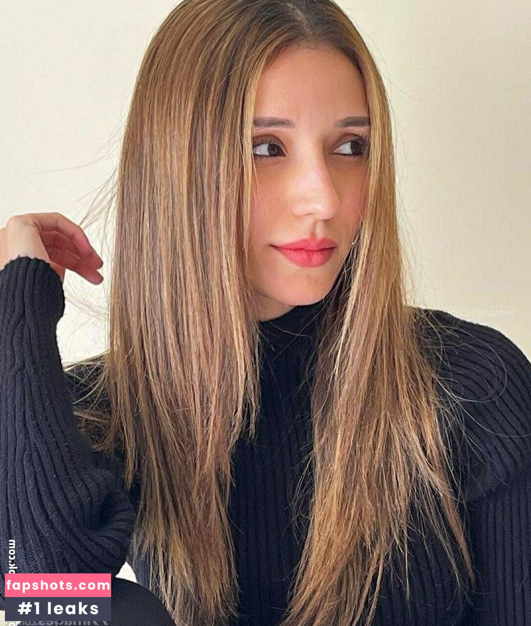 Heli Daruwala gallery photo #34