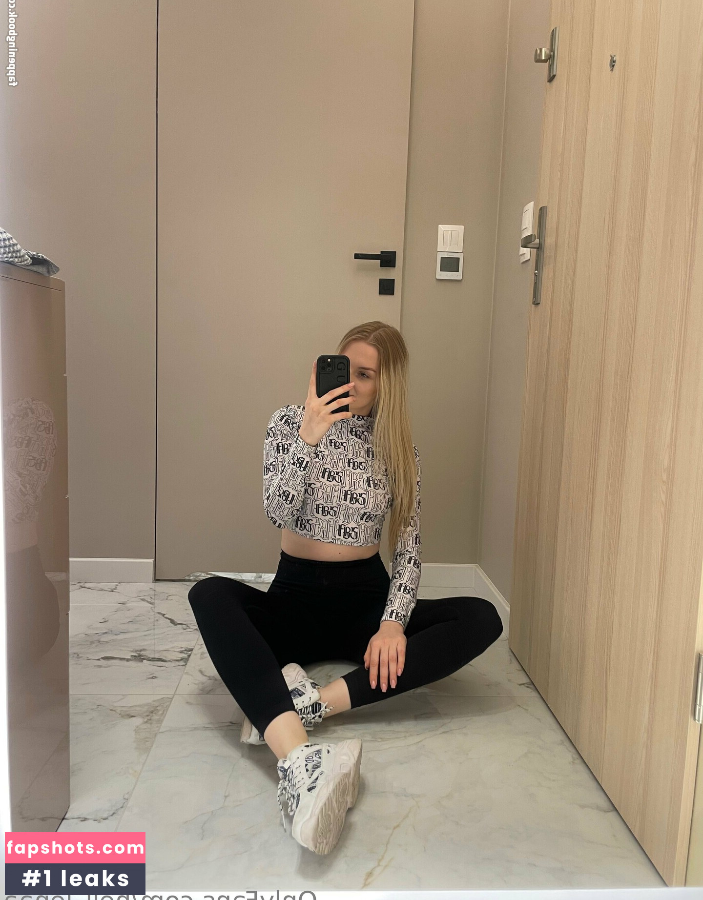 hell_lenaa gallery photo #3