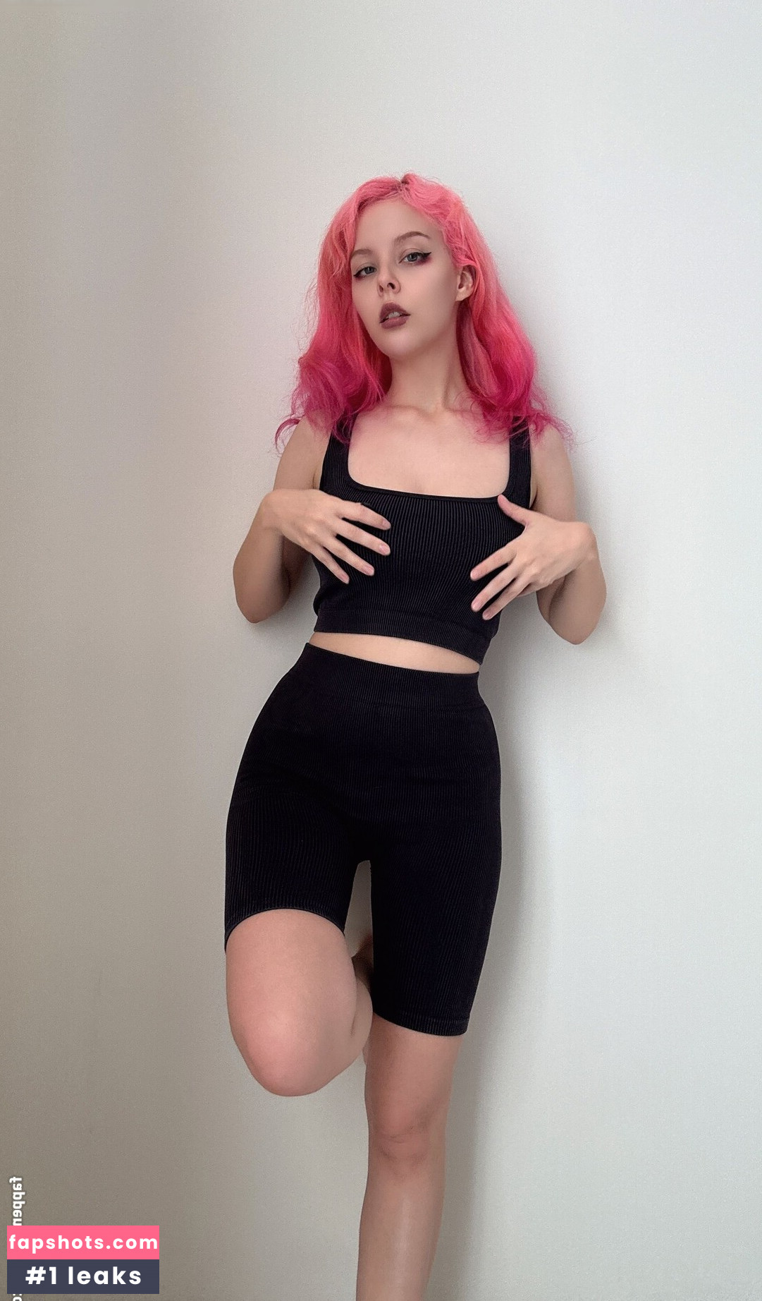 Helly Valentine gallery photo #17