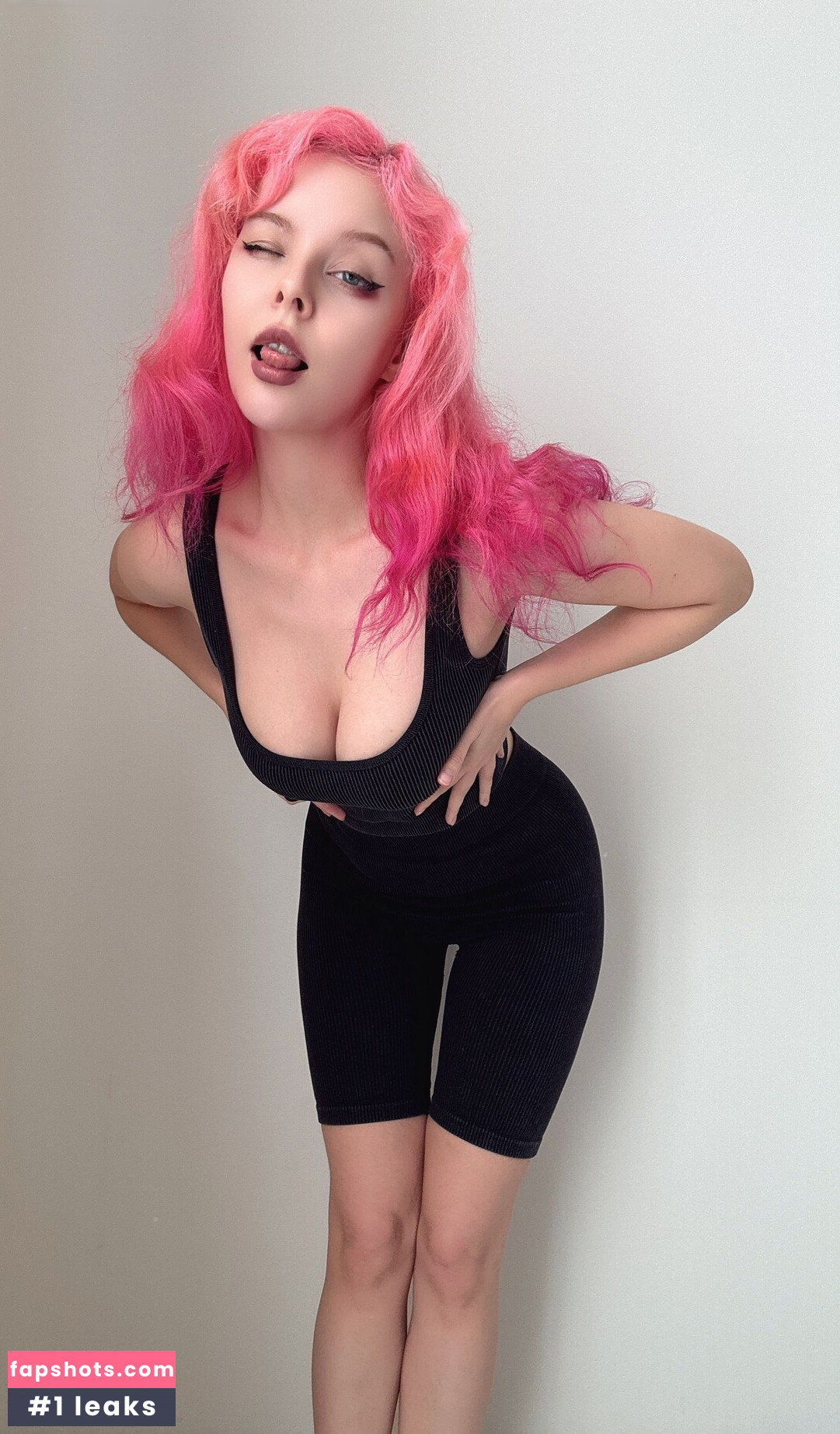 Helly Valentine gallery photo #4