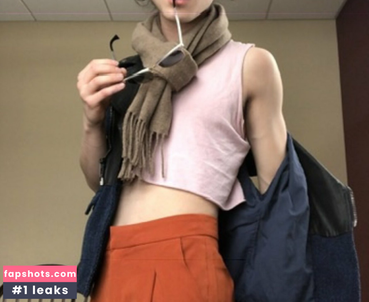 Helmet Girl gallery photo #11