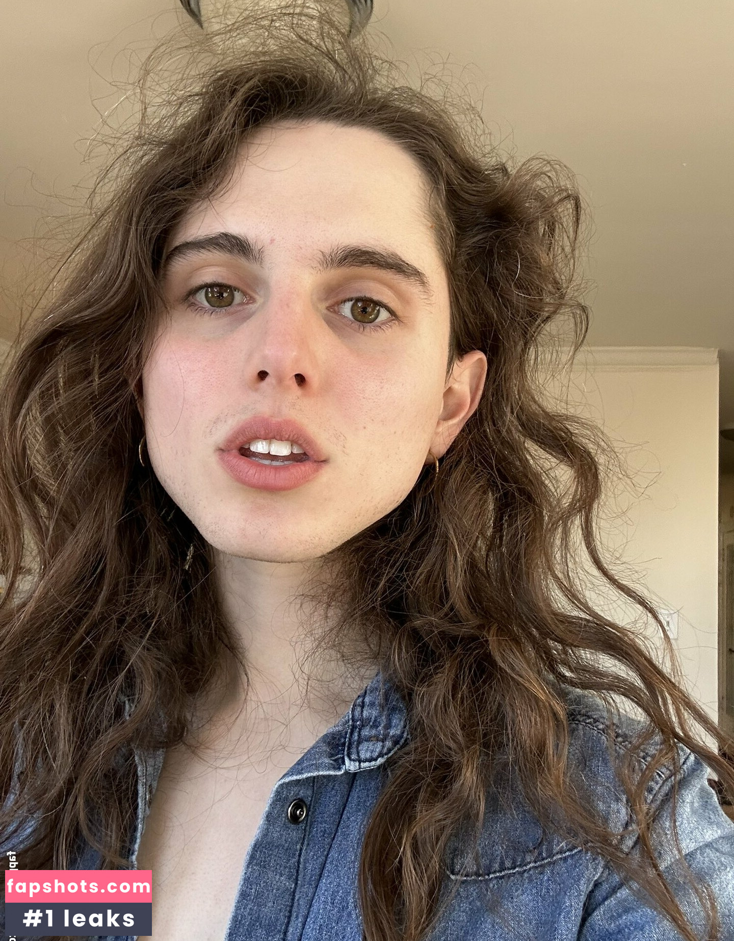 Helmet Girl gallery photo #15