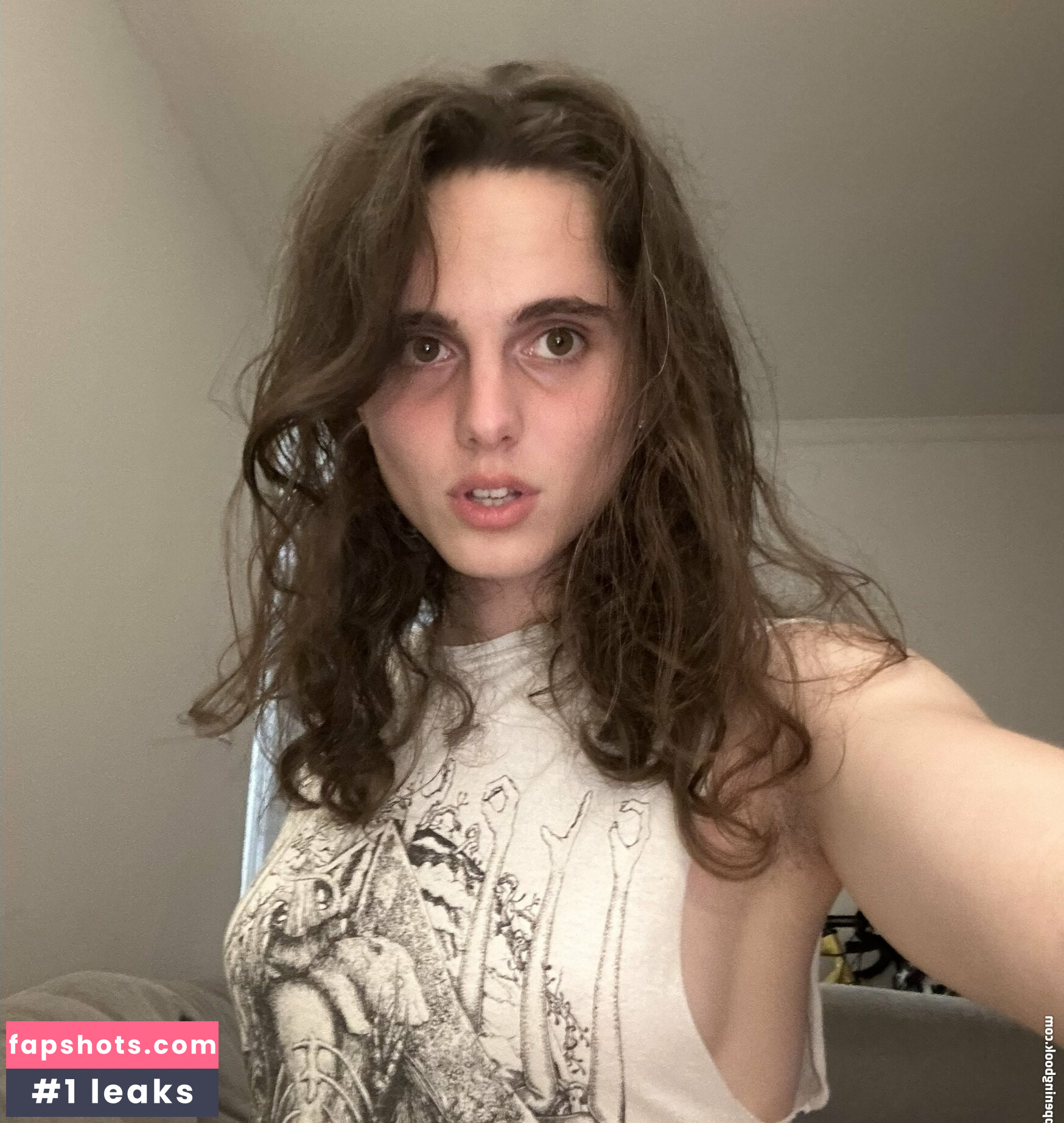 Helmet Girl gallery photo #9