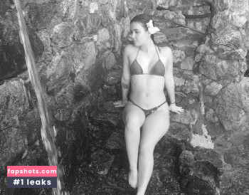 Heloísa Assis gallery photo #7