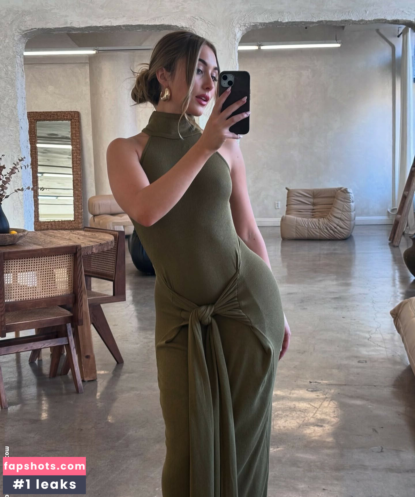 Heloise Hut gallery photo #127