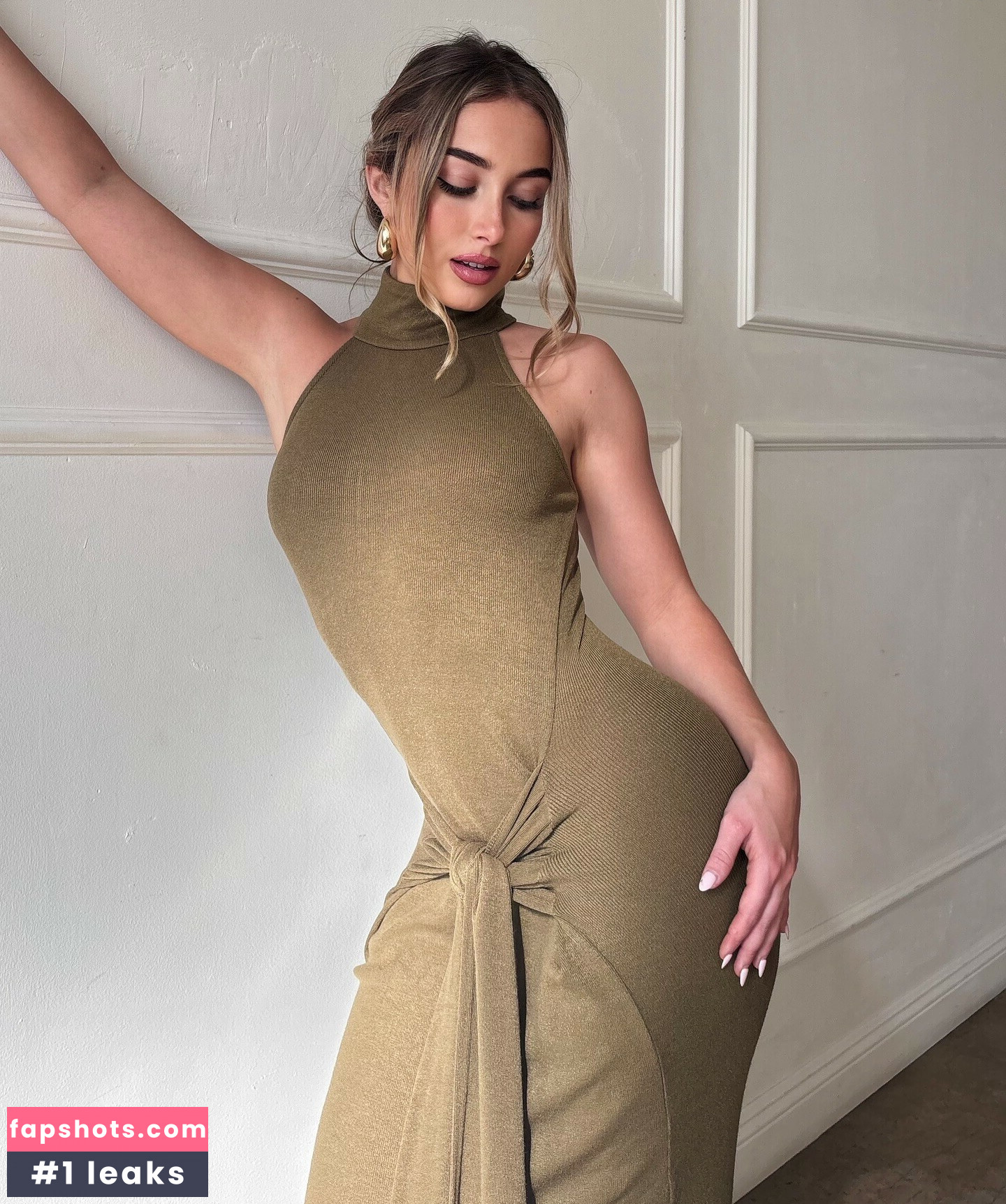 Heloise Hut gallery photo #128