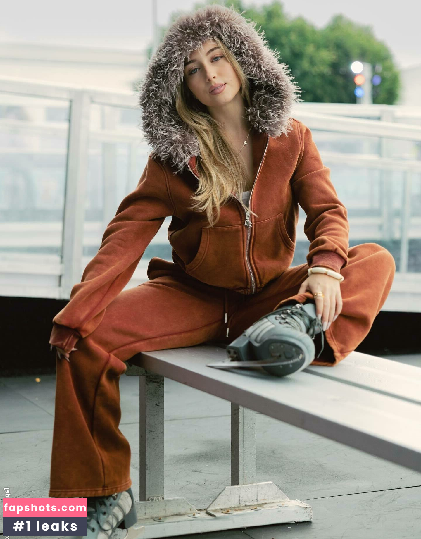 Heloise Hut gallery photo #3