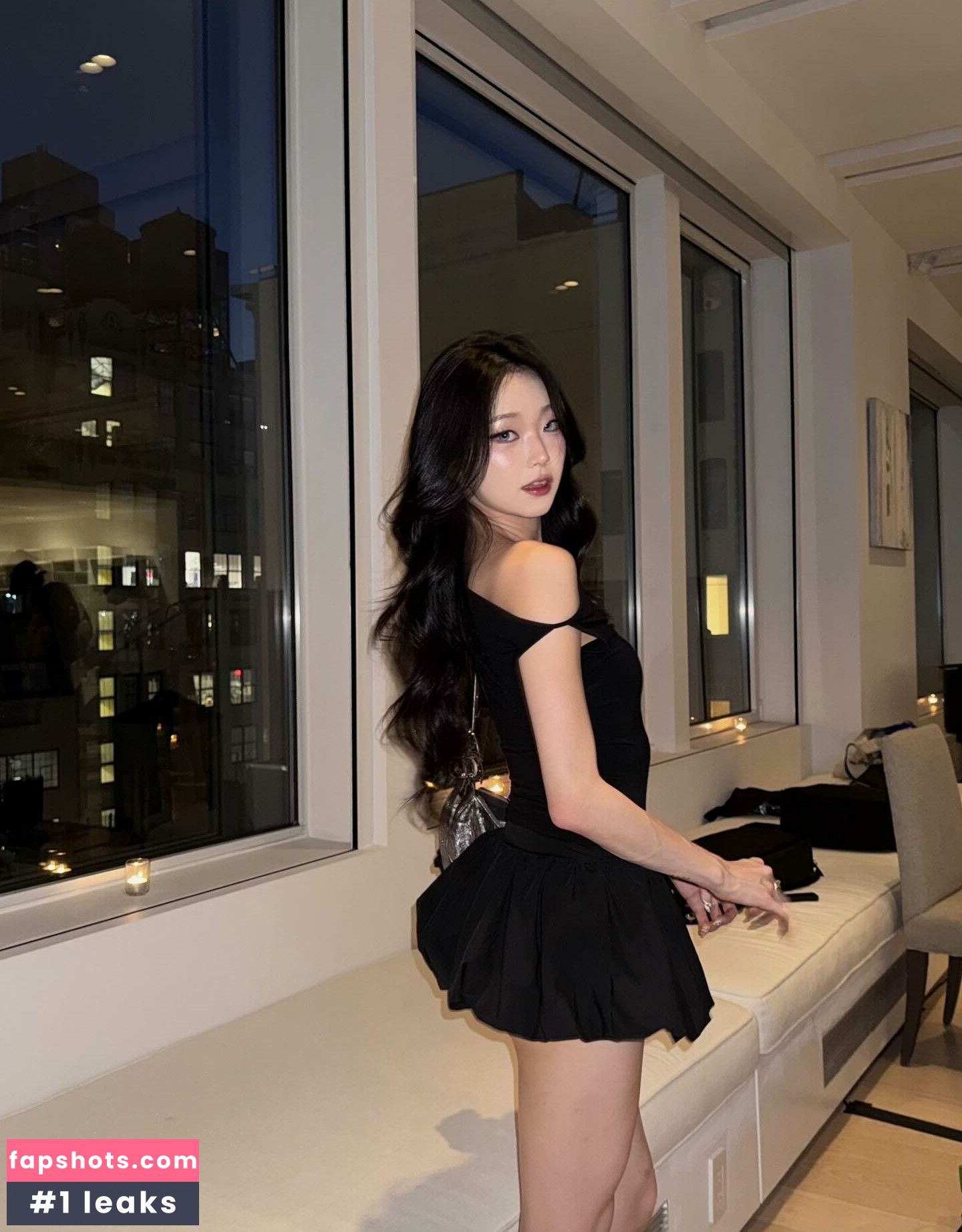 Hena Yang gallery photo #26