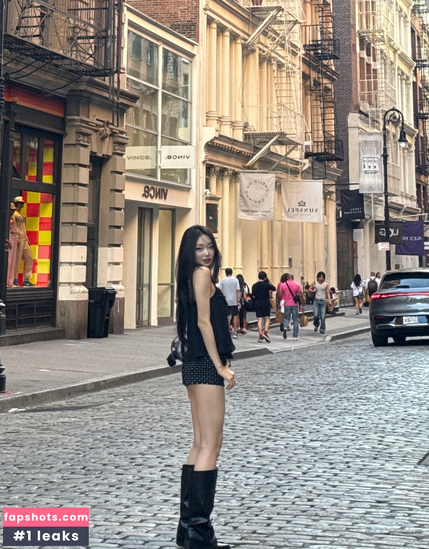 Hena Yang gallery photo #28