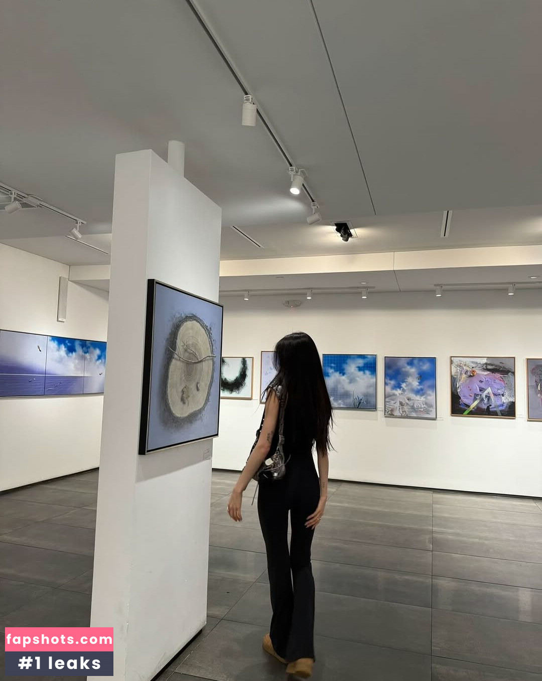 Hena Yang gallery photo #32