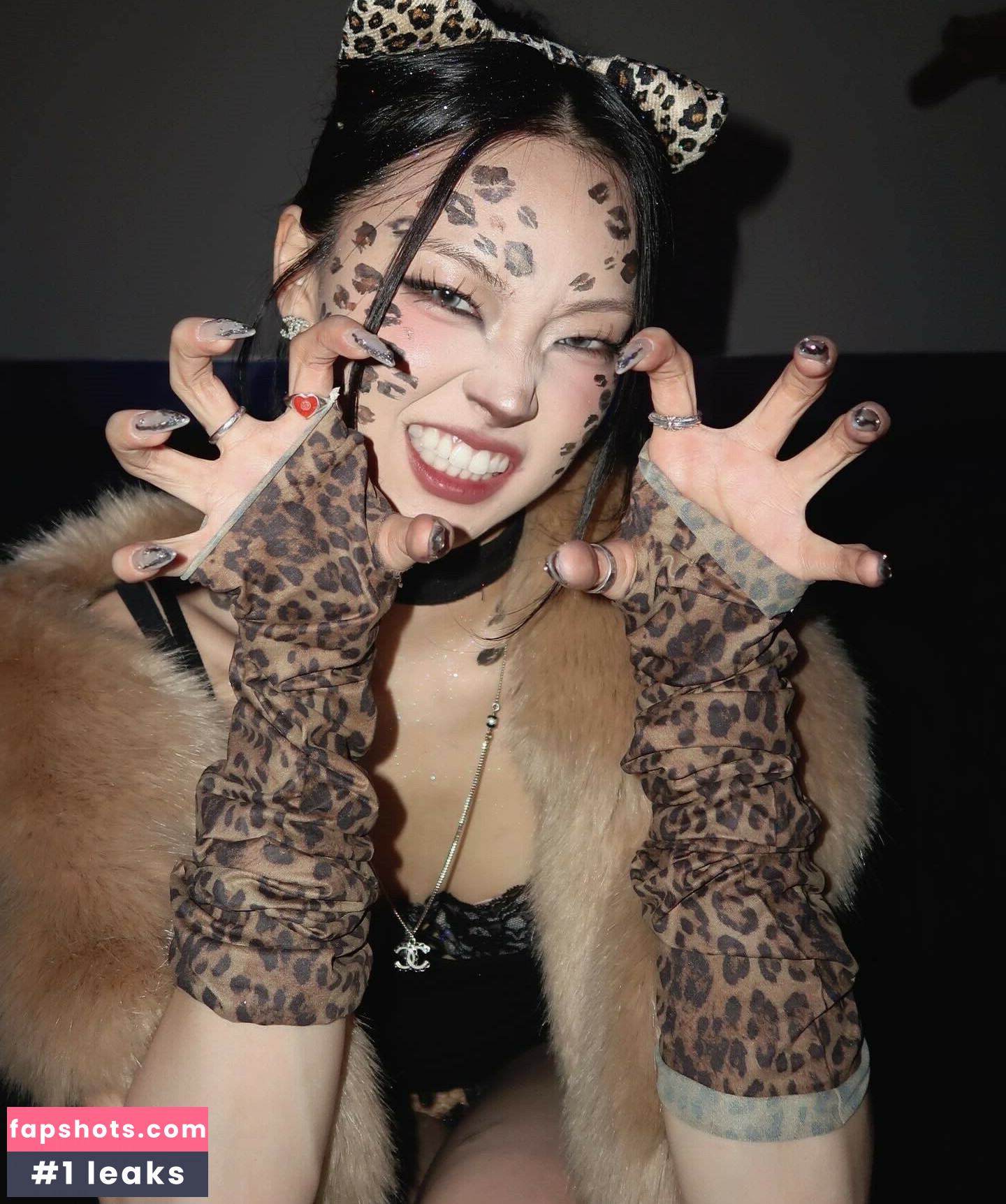 Hena Yang gallery photo #48