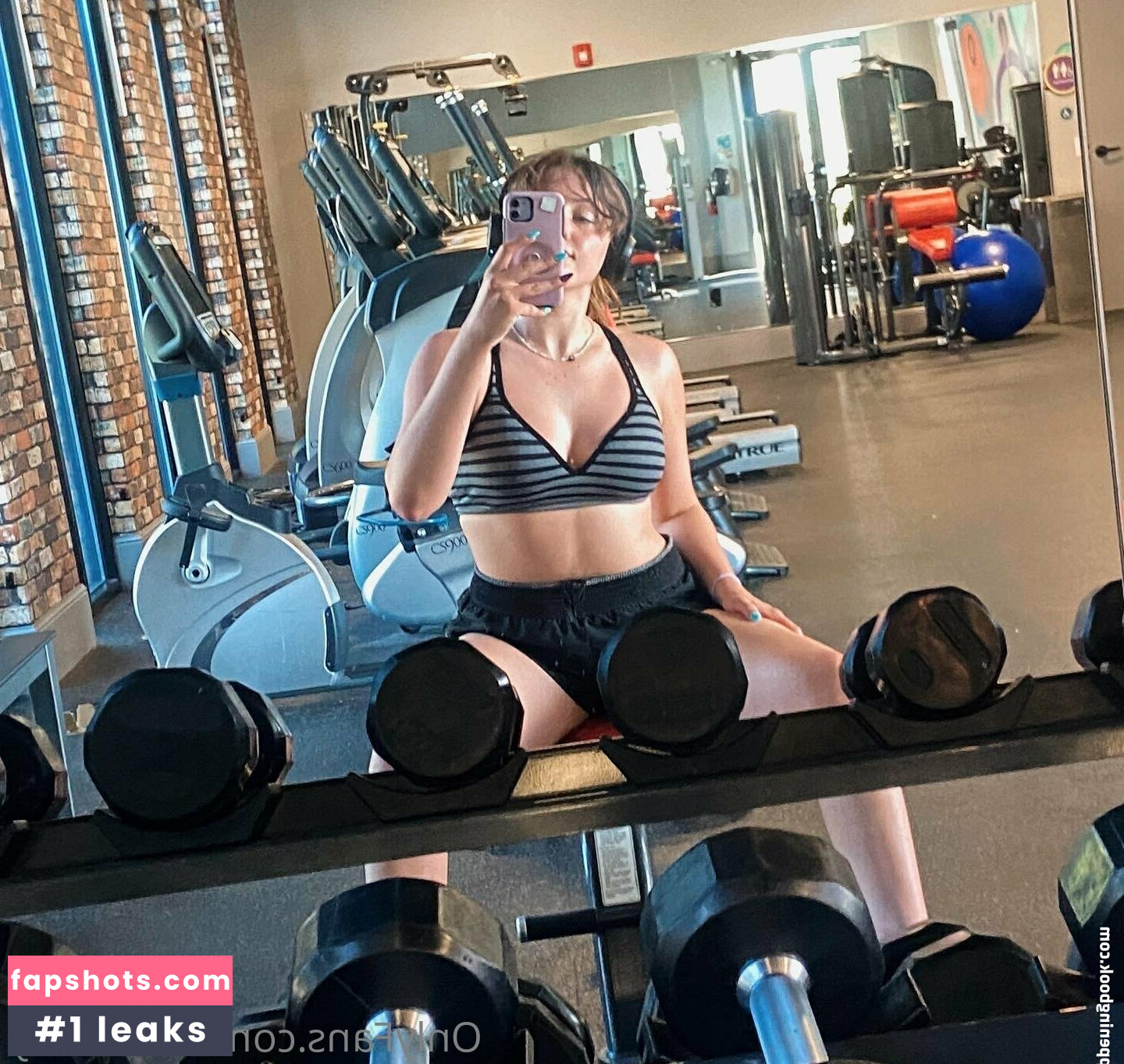 henniesky Nahé úniky fotek pouze od fanoušků #12 - Fapshots