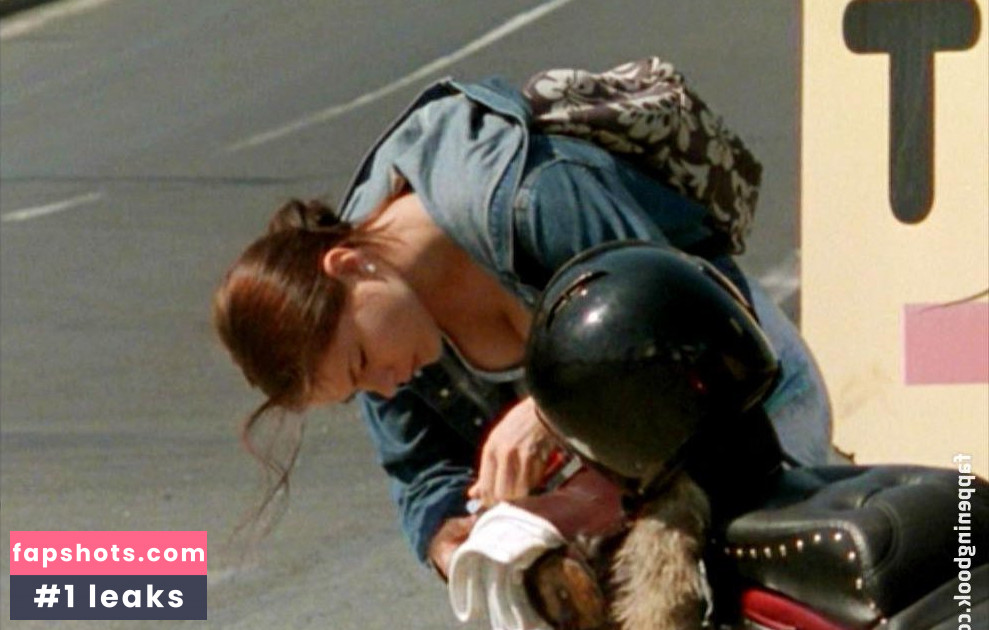 Henriette Richter-Röhl Nude Leaks OnlyFans Photos #6 - LeakJerk