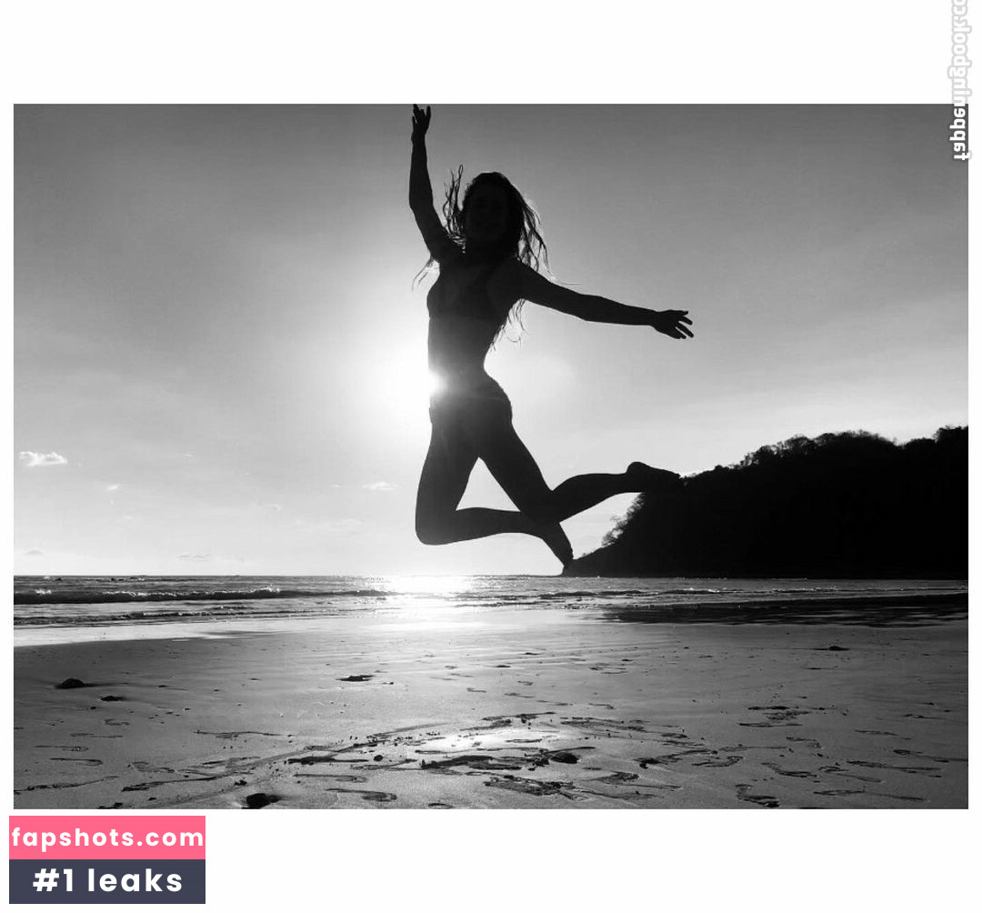 Hera Hilmar gallery photo #13