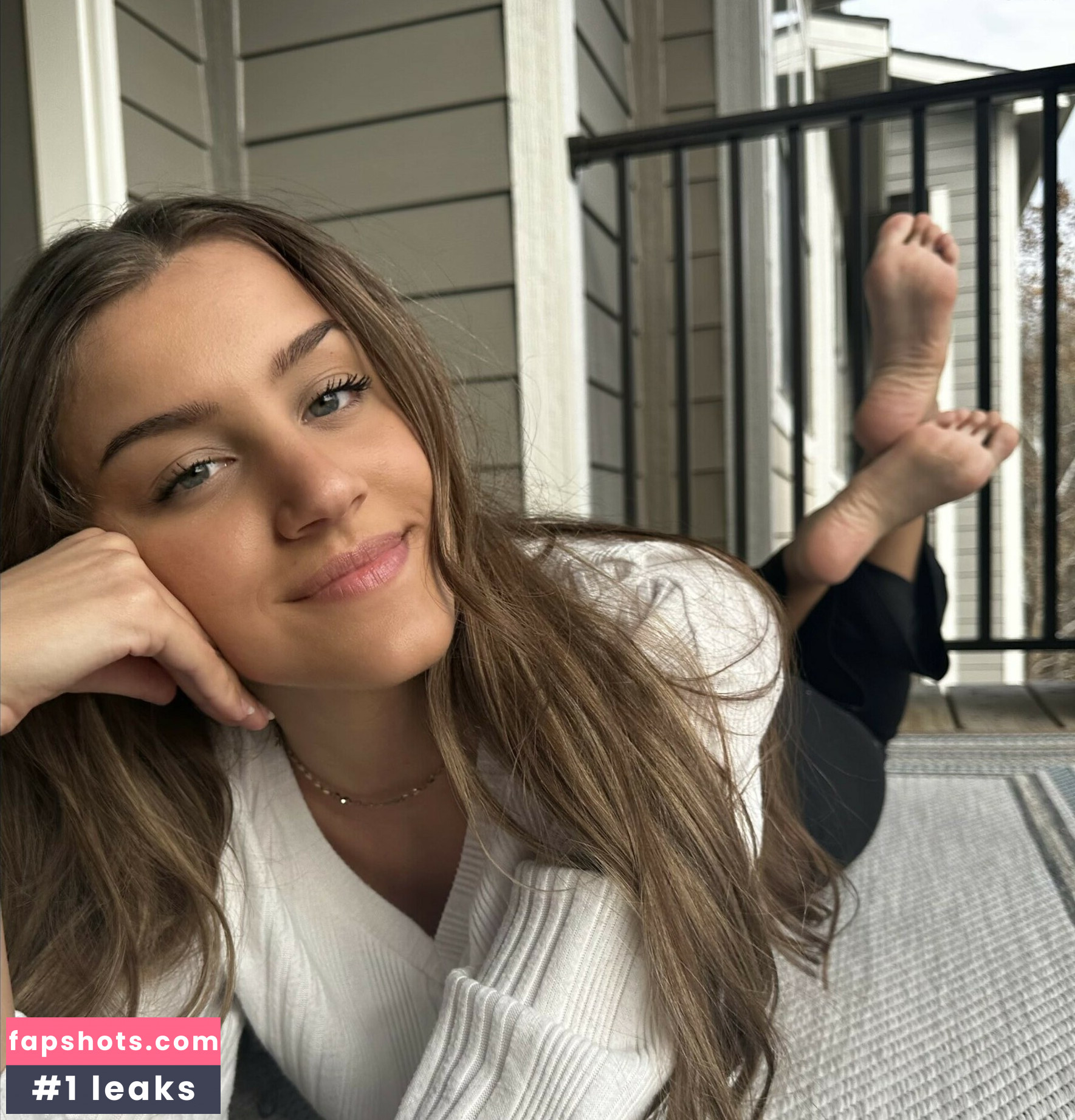 HerAthleteFeet gallery photo #6