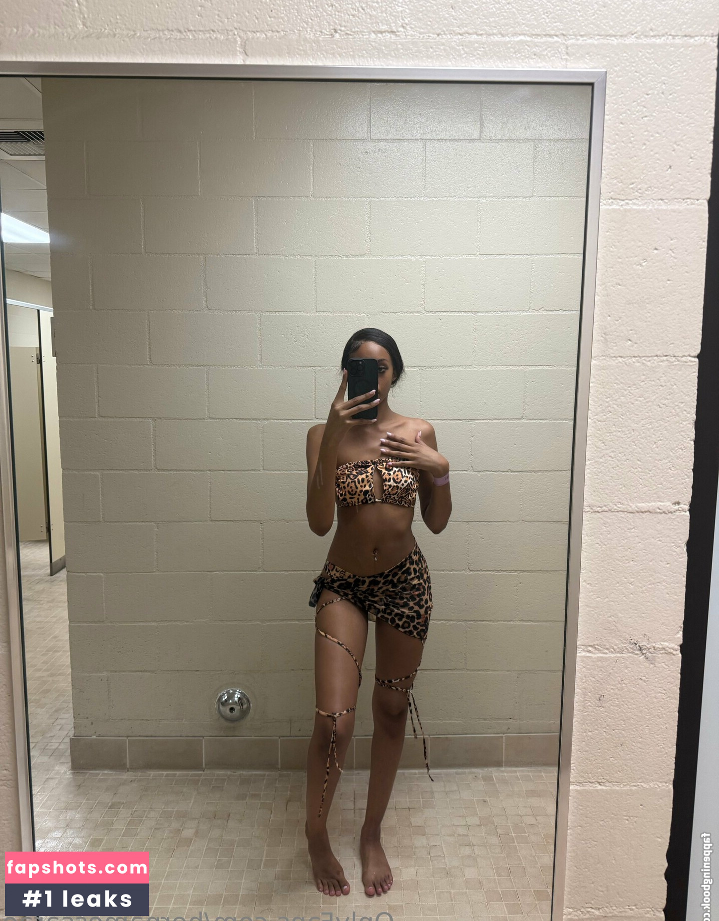 hernamessarae gallery photo #13