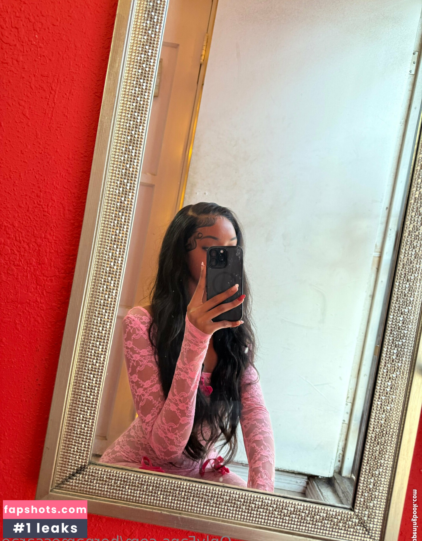 hernamessarae gallery photo #9