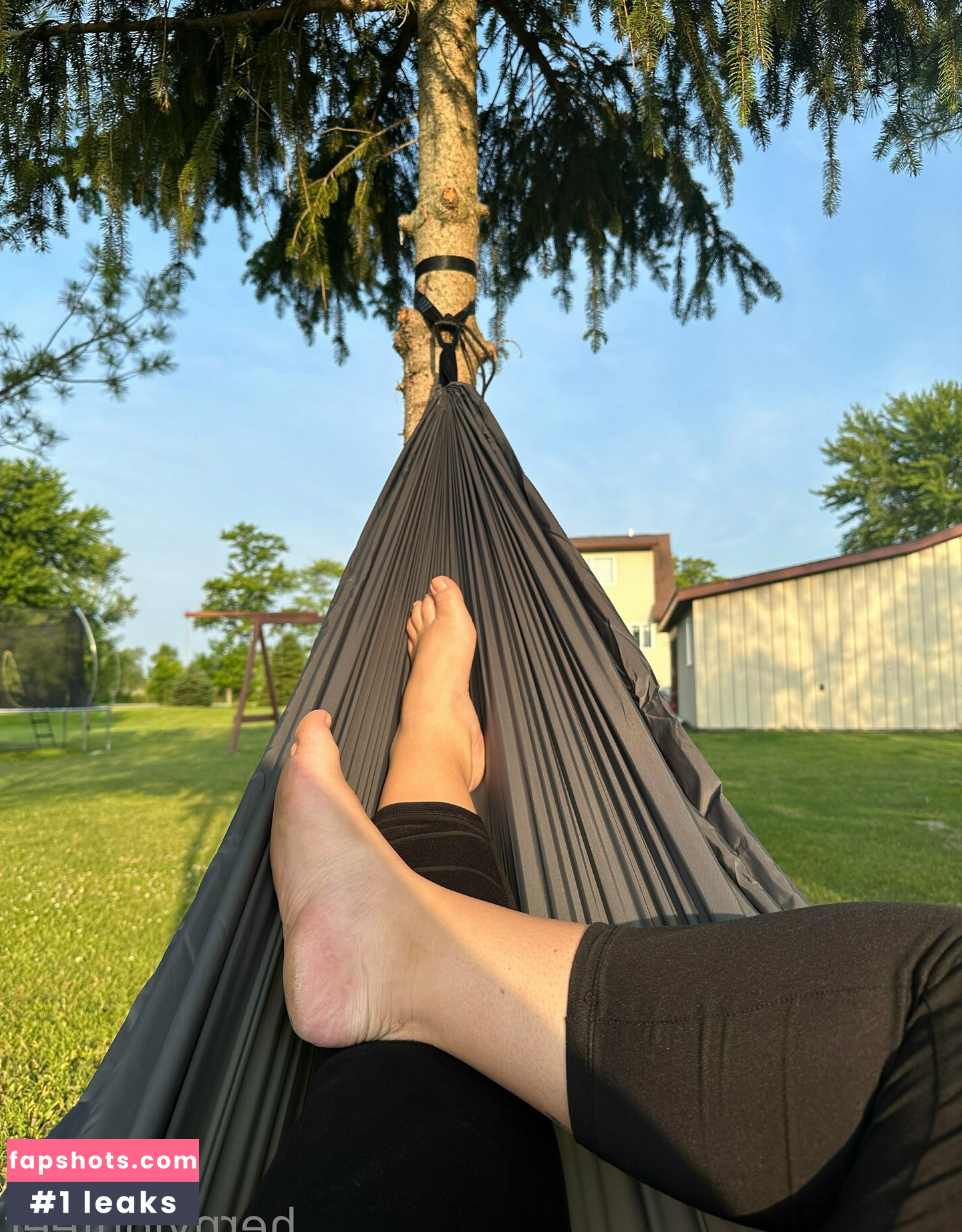 hernylonfeetfree gallery photo #28