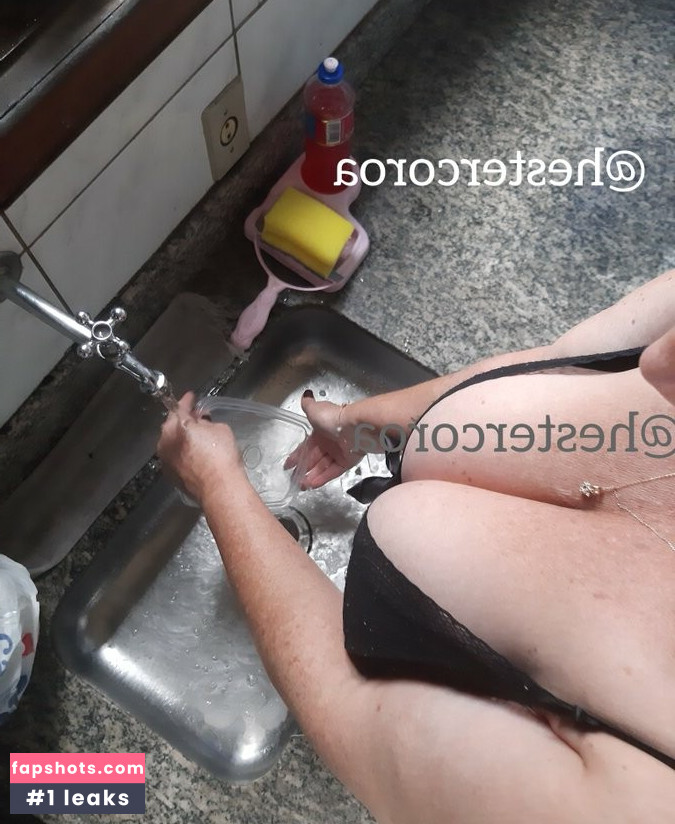 Hester Coroa gallery photo #12