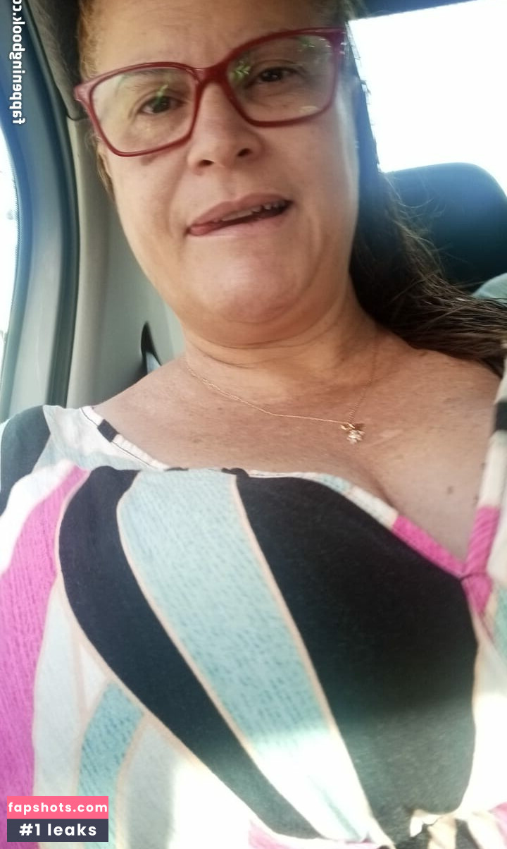 Hester Coroa gallery photo #15