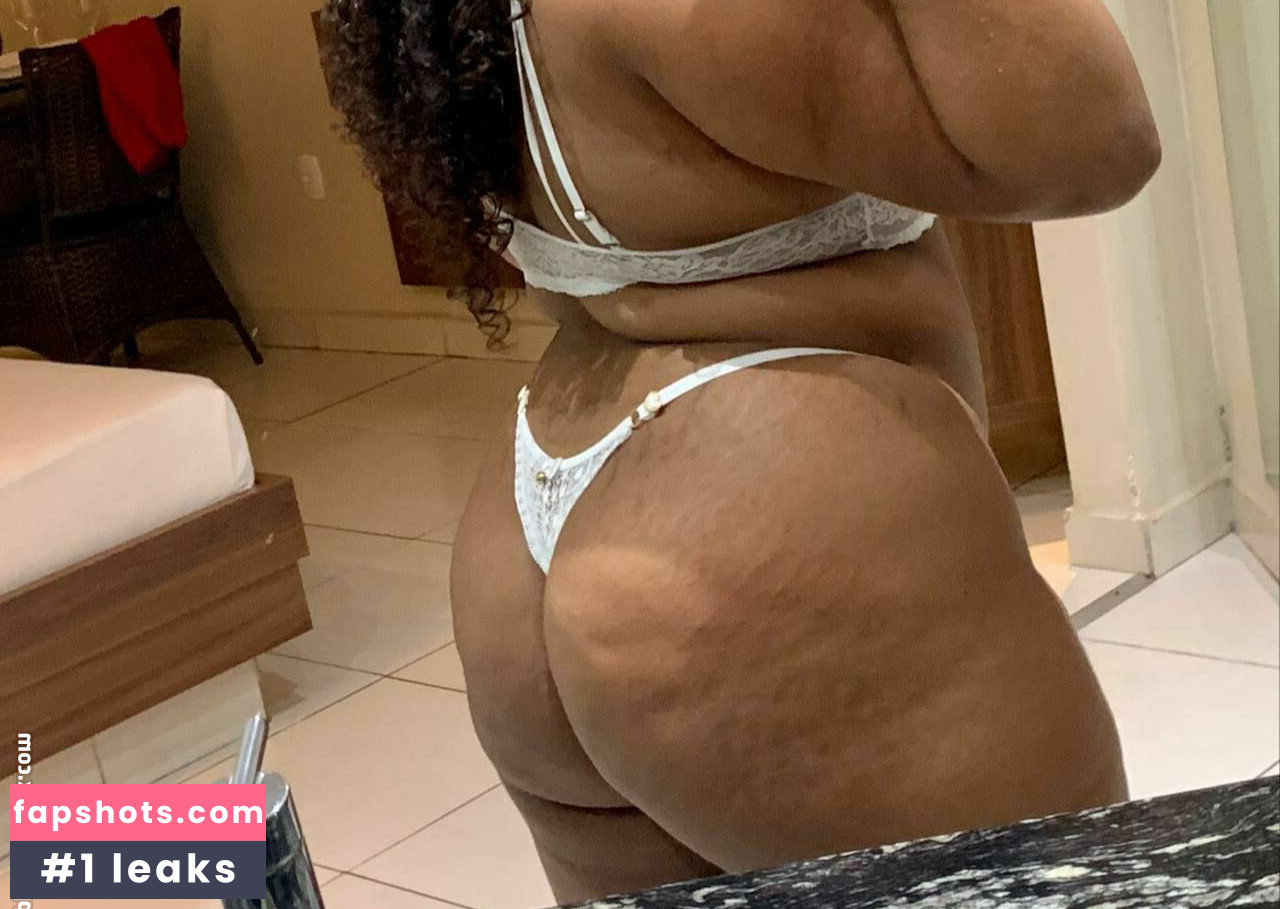 Hevelyn Vitoria gallery photo #22