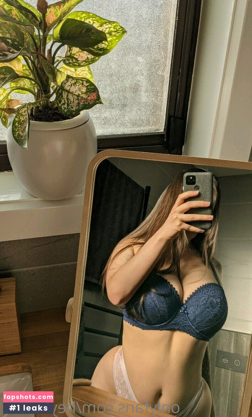 HeyImBee gallery photo #951