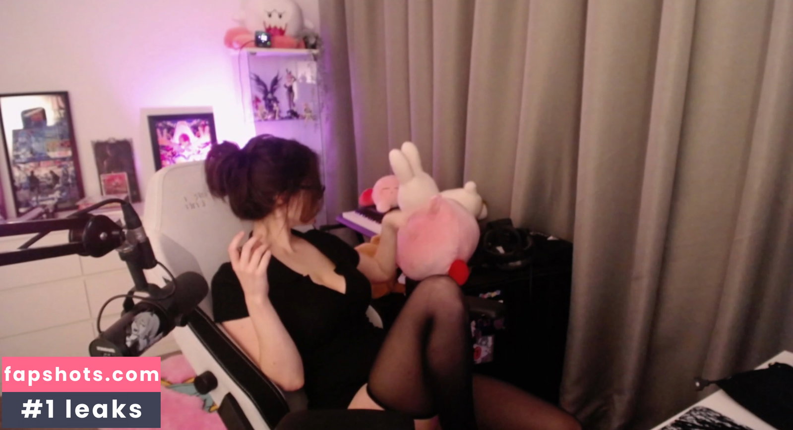 HeyImBee gallery photo #197